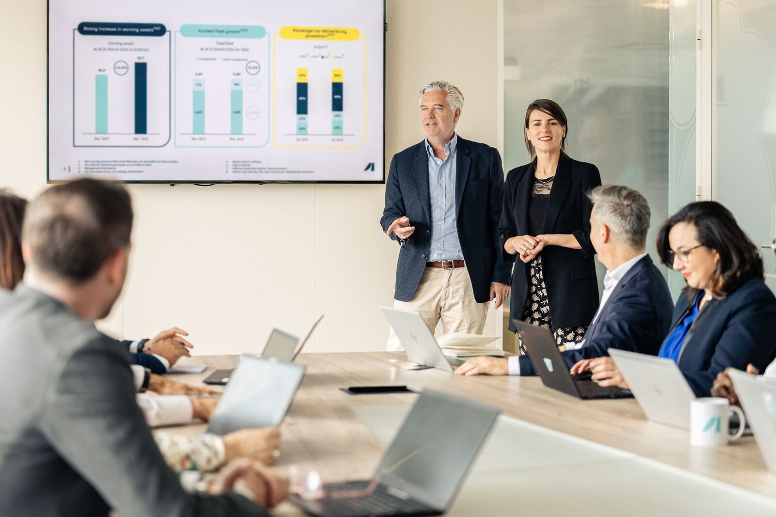 Large-Ayv_image_corporate_meeting