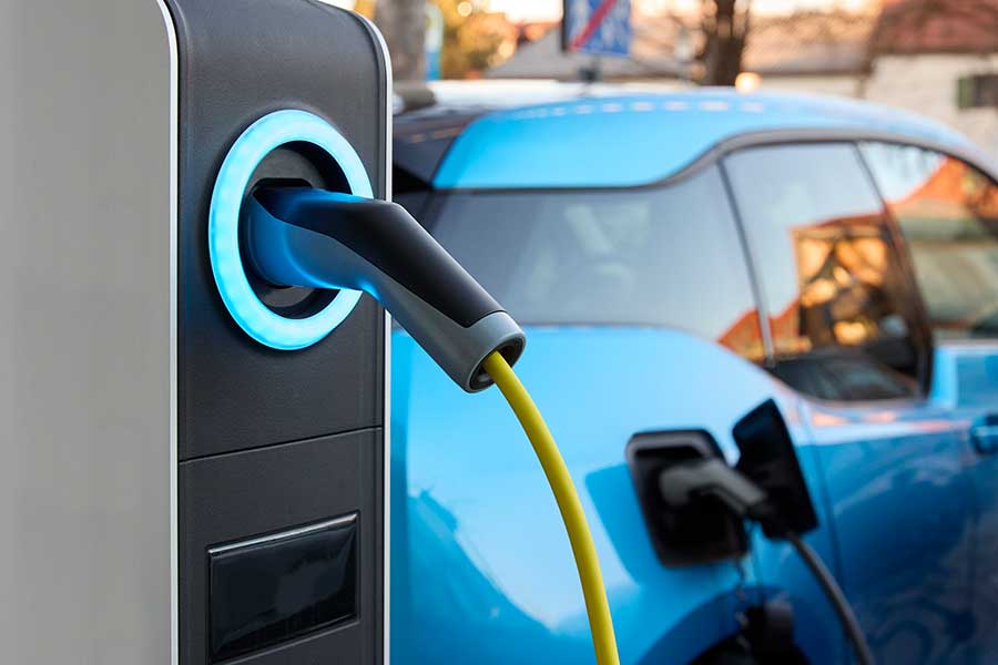 Driving Public Sector fleets to zero-emissions: considerations for transitioning to Electric Vehicles